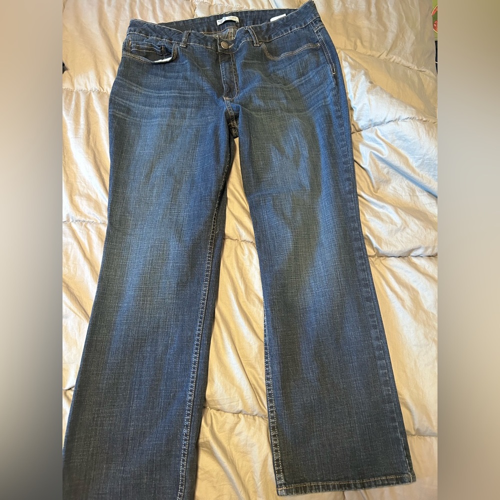 Mid rise straight jeans in size 18 in a dark wash from the brand riders by lee